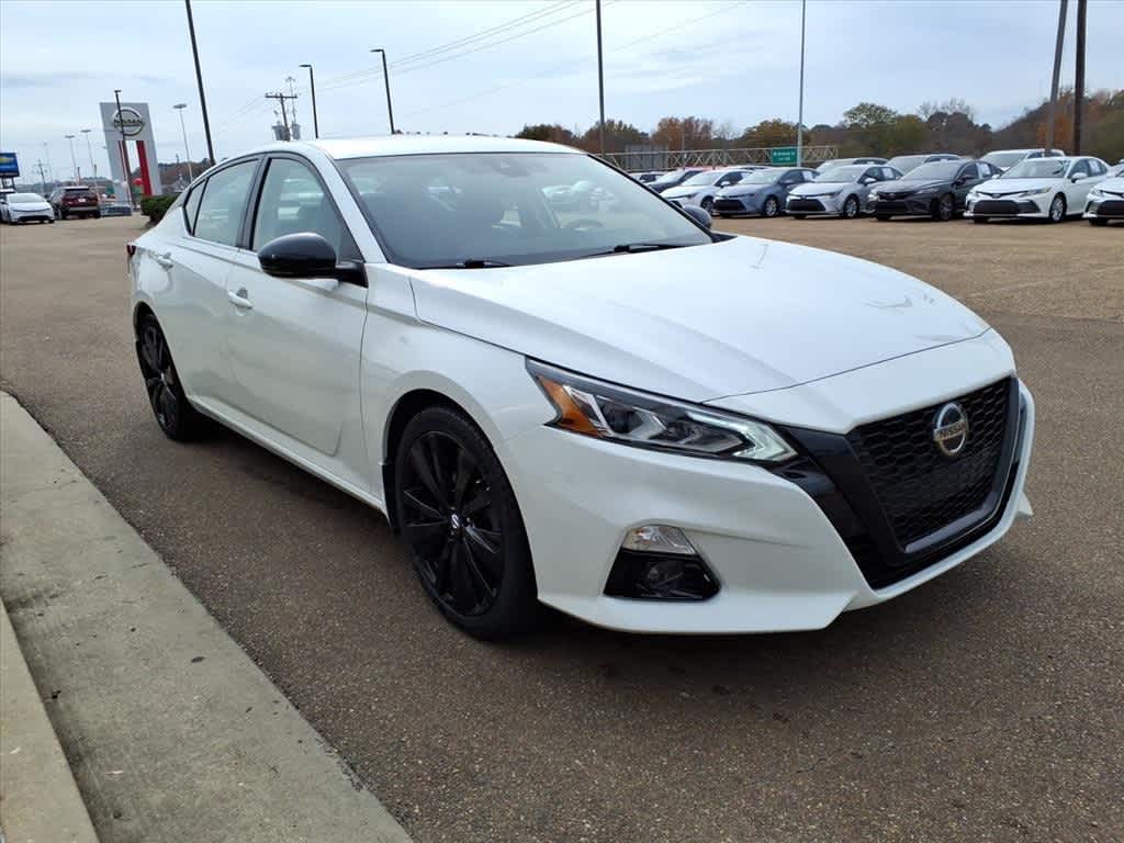 Thumbnail: 2022 Nissan Altima - 3