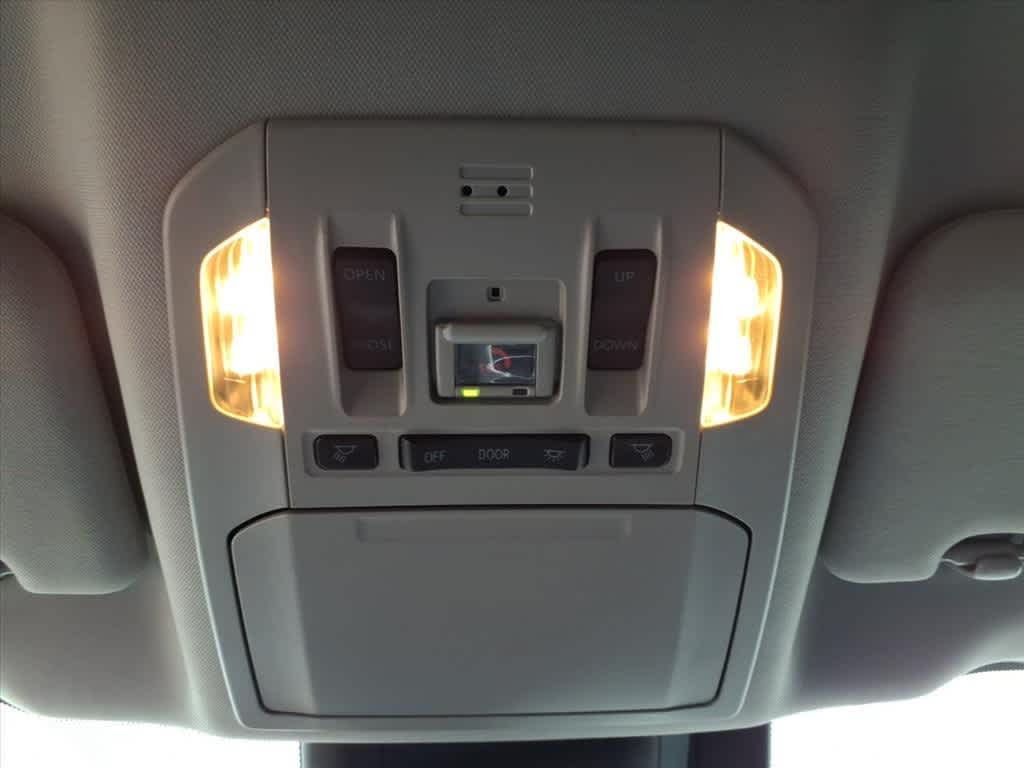 Thumbnail: 2021 Toyota Highlander - 24