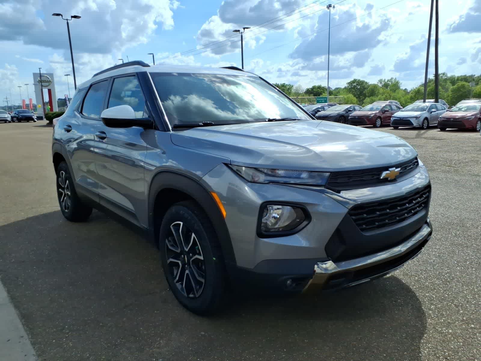 Thumbnail: 2023 Chevrolet TrailBlazer - 3