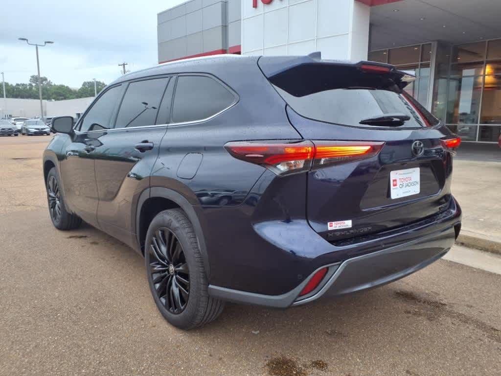 Thumbnail: 2024 Toyota Highlander - 7