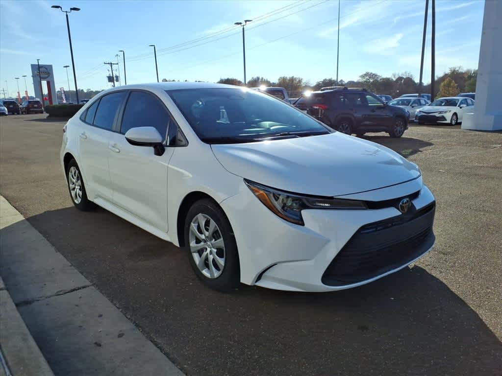 Thumbnail: 2024 Toyota Corolla - 3