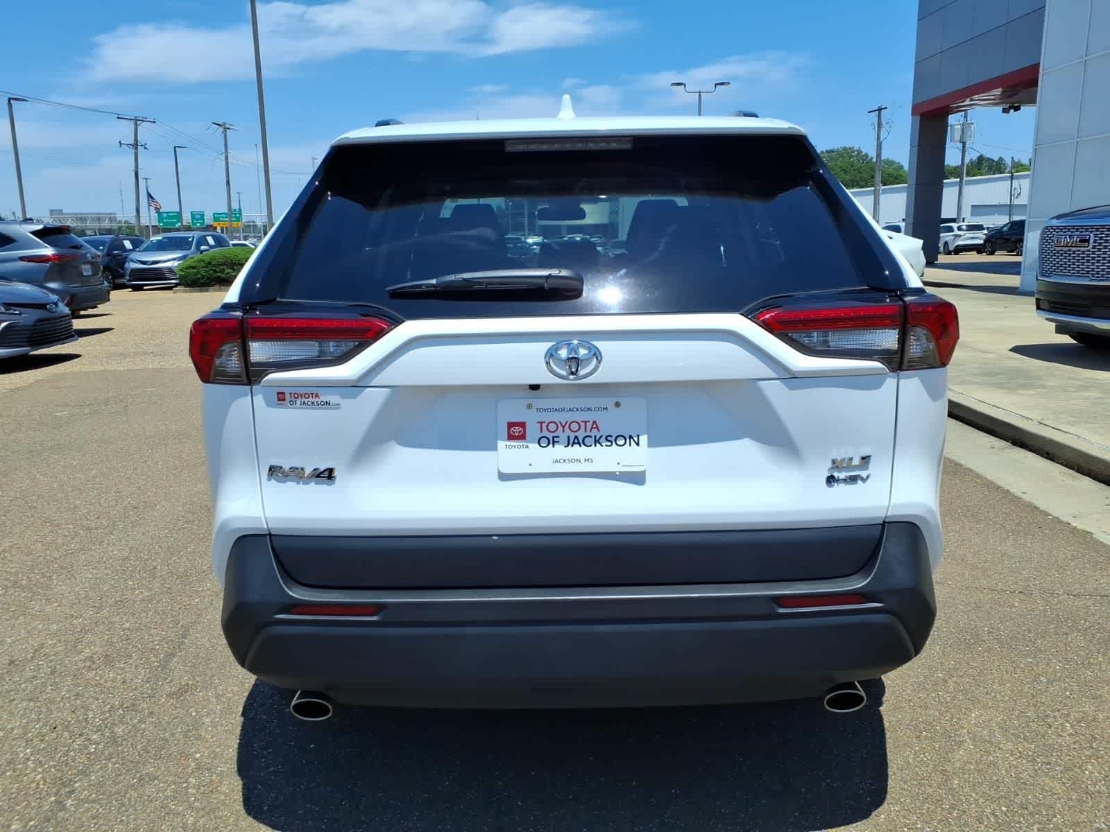 Thumbnail: 2025 Toyota RAV4 - 6