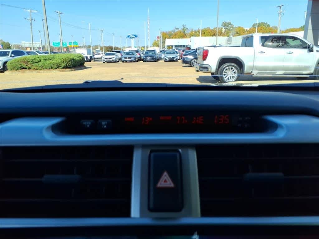 Thumbnail: 2013 Toyota 4Runner - 18