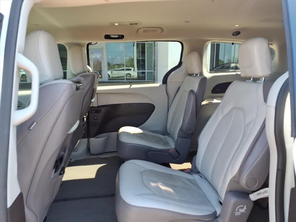 Thumbnail: 2019 Chrysler Pacifica - 26