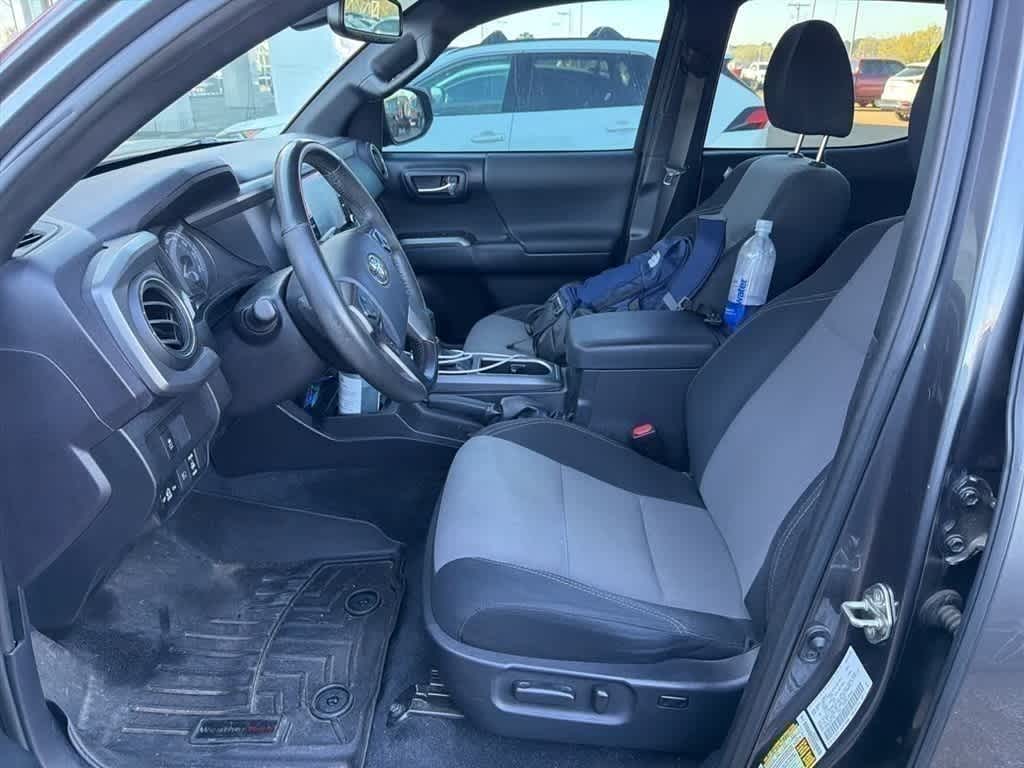 Thumbnail: 2020 Toyota Tacoma - 9