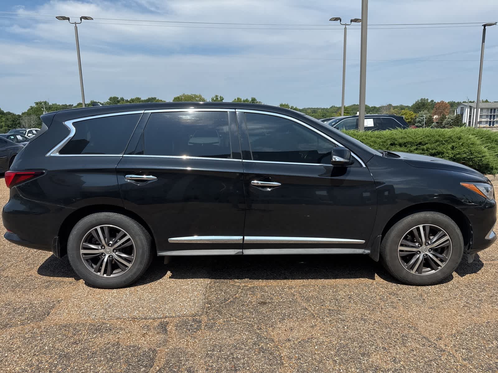Thumbnail: 2019 INFINITI QX60 - 4