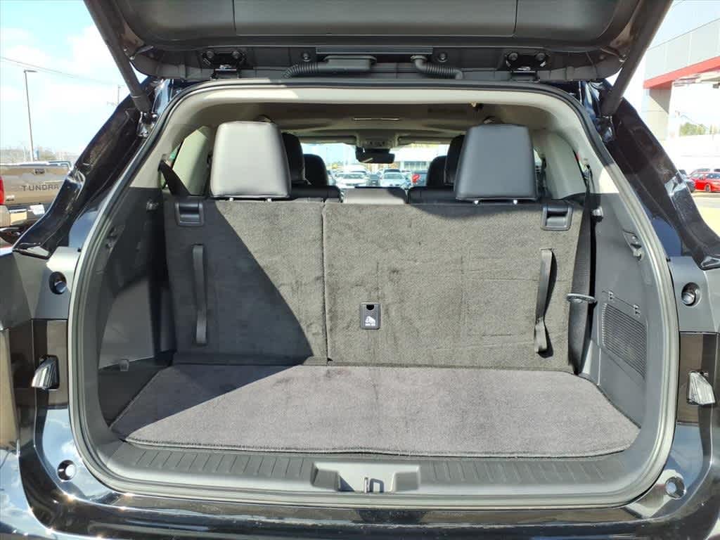 Thumbnail: 2026 Toyota Highlander - 8