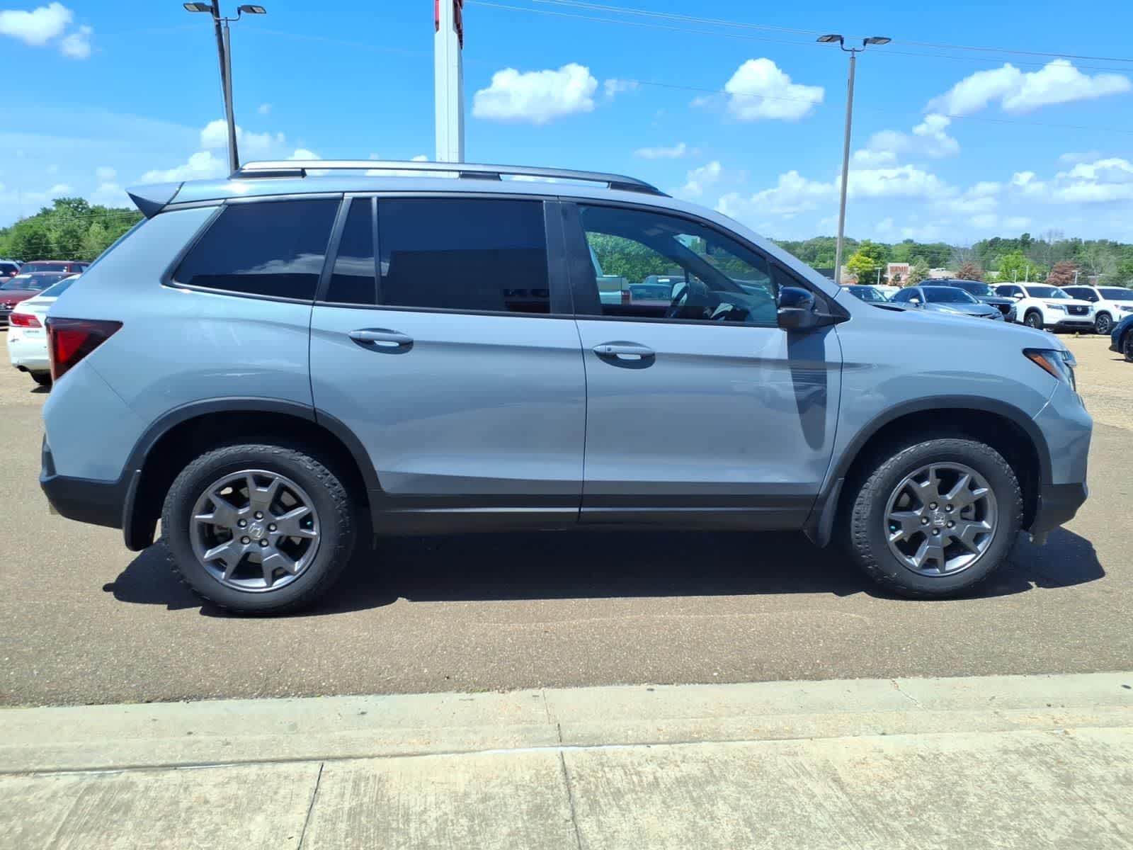 Thumbnail: 2024 Honda Passport - 4