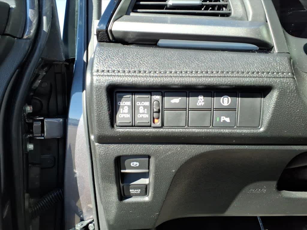 Thumbnail: 2022 Honda Odyssey - 14