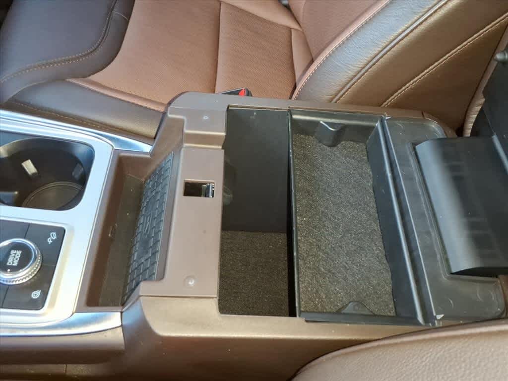 Thumbnail: 2022 Ford Explorer - 22