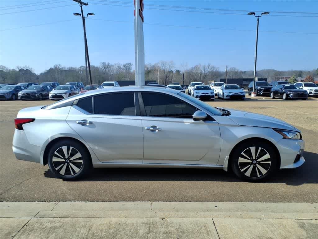 Thumbnail: 2021 Nissan Altima - 4