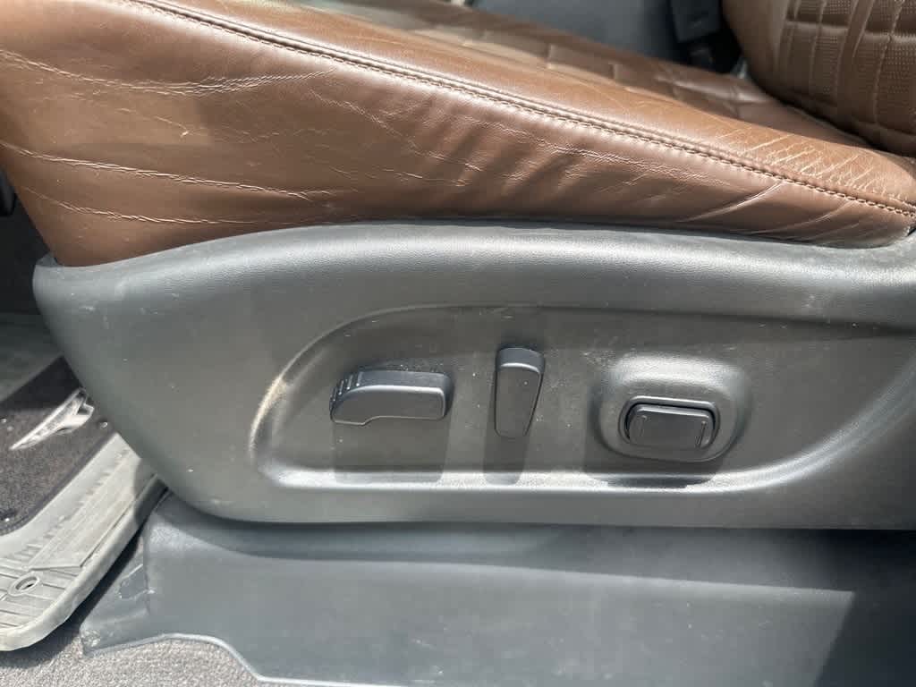 2021 Nissan Titan Platinum Reserve 12
