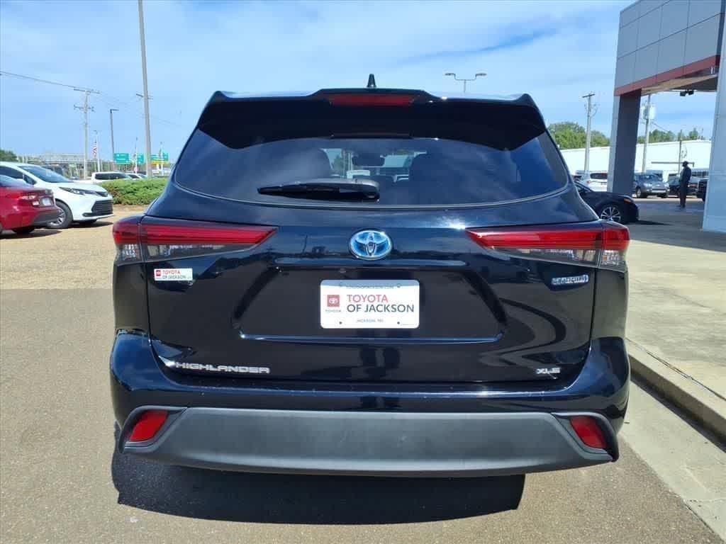 Thumbnail: 2020 Toyota Highlander - 6