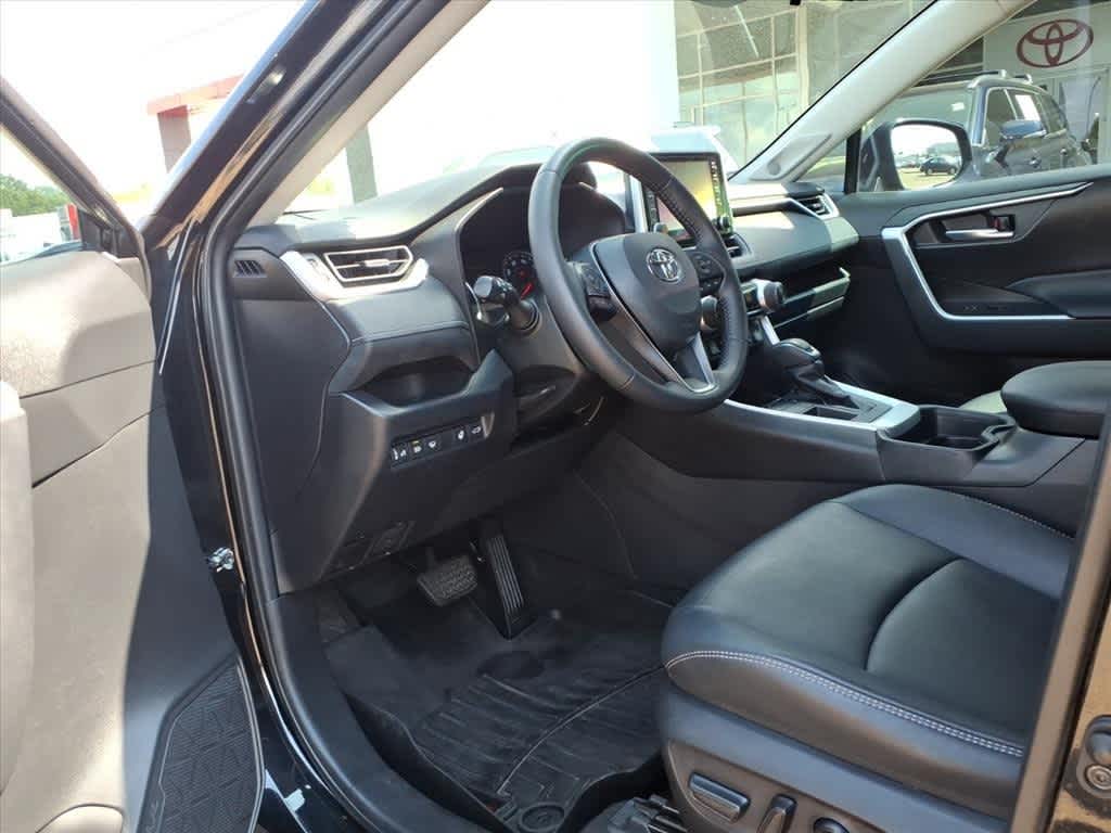 Thumbnail: 2021 Toyota RAV4 - 26