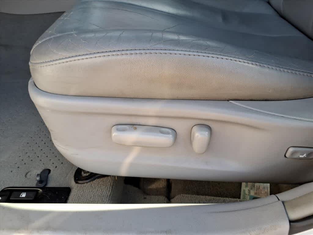 Thumbnail: 2011 Toyota Camry - 11