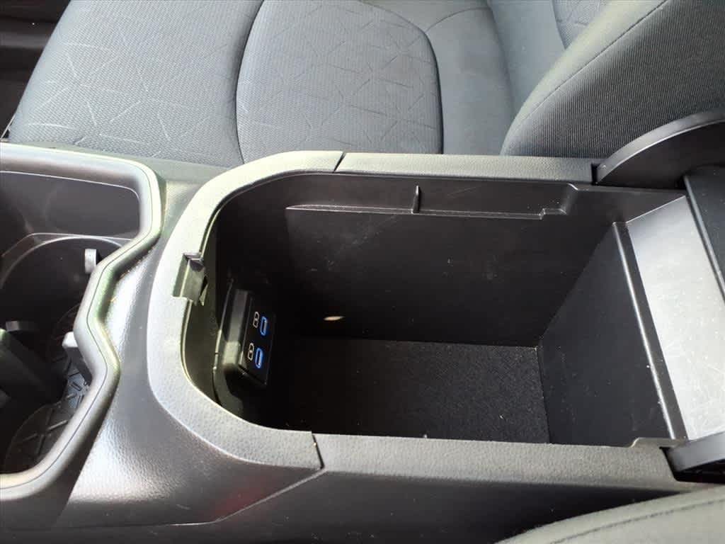 Thumbnail: 2022 Toyota RAV4 - 23