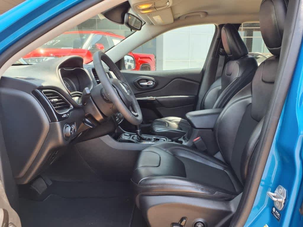 Thumbnail: 2021 Jeep Cherokee - 23