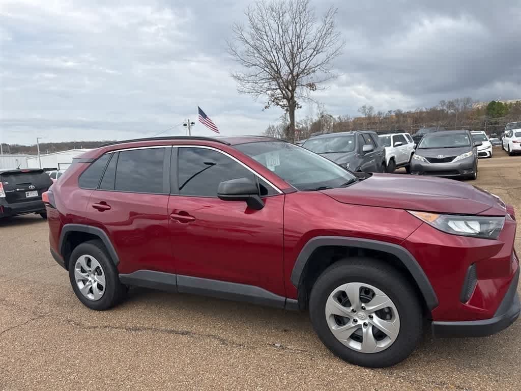 Thumbnail: 2019 Toyota RAV4 - 3