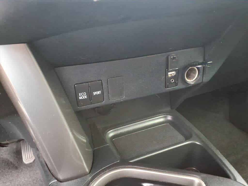 Thumbnail: 2018 Toyota RAV4 - 20