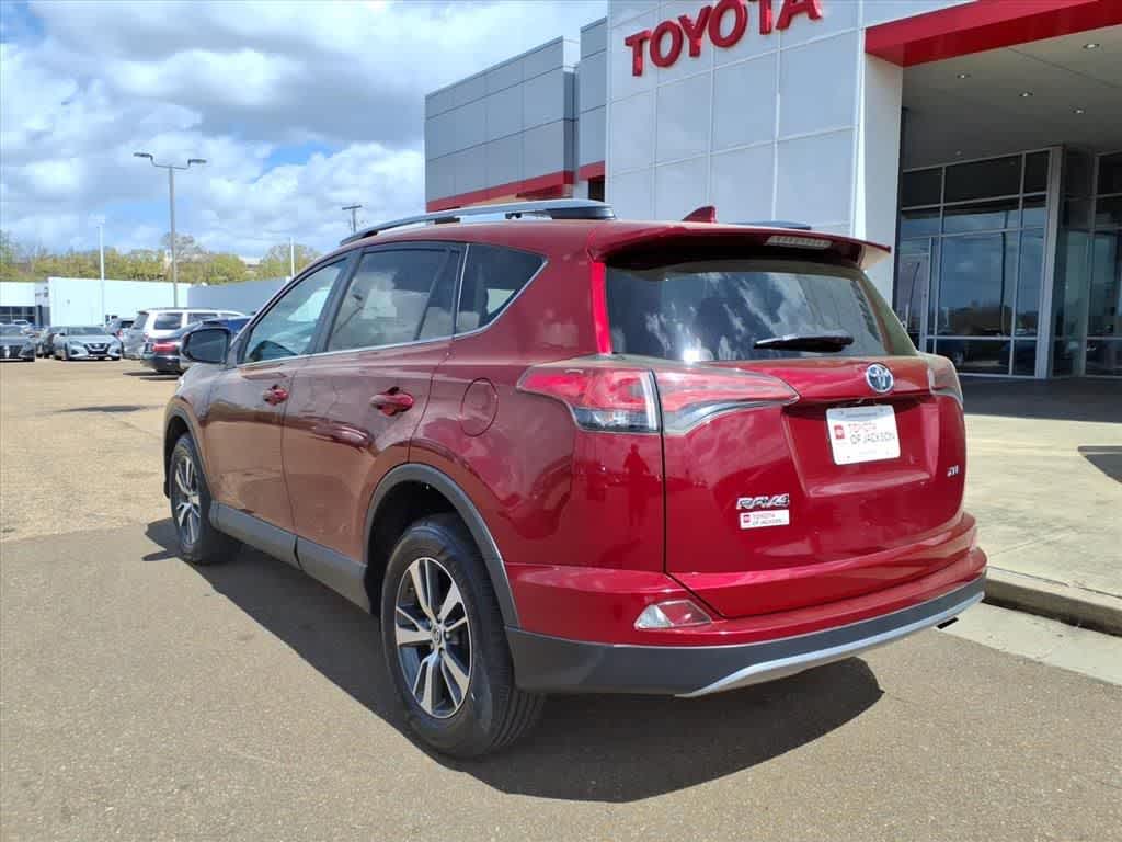 Thumbnail: 2018 Toyota RAV4 - 7