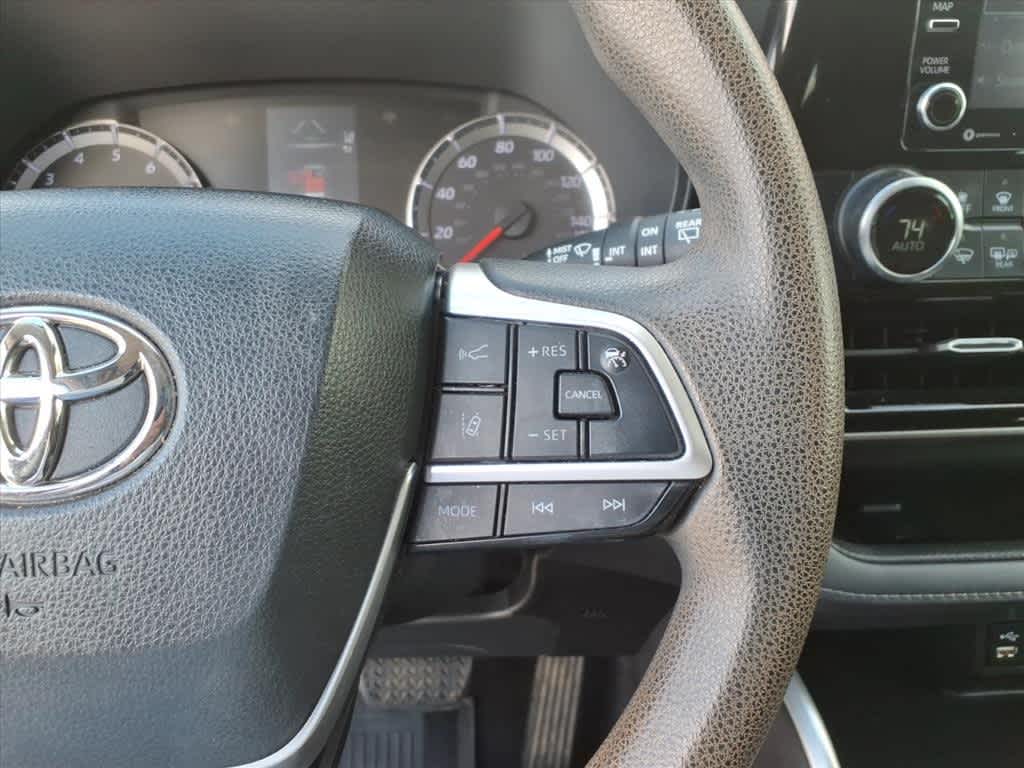 Thumbnail: 2022 Toyota Highlander - 15