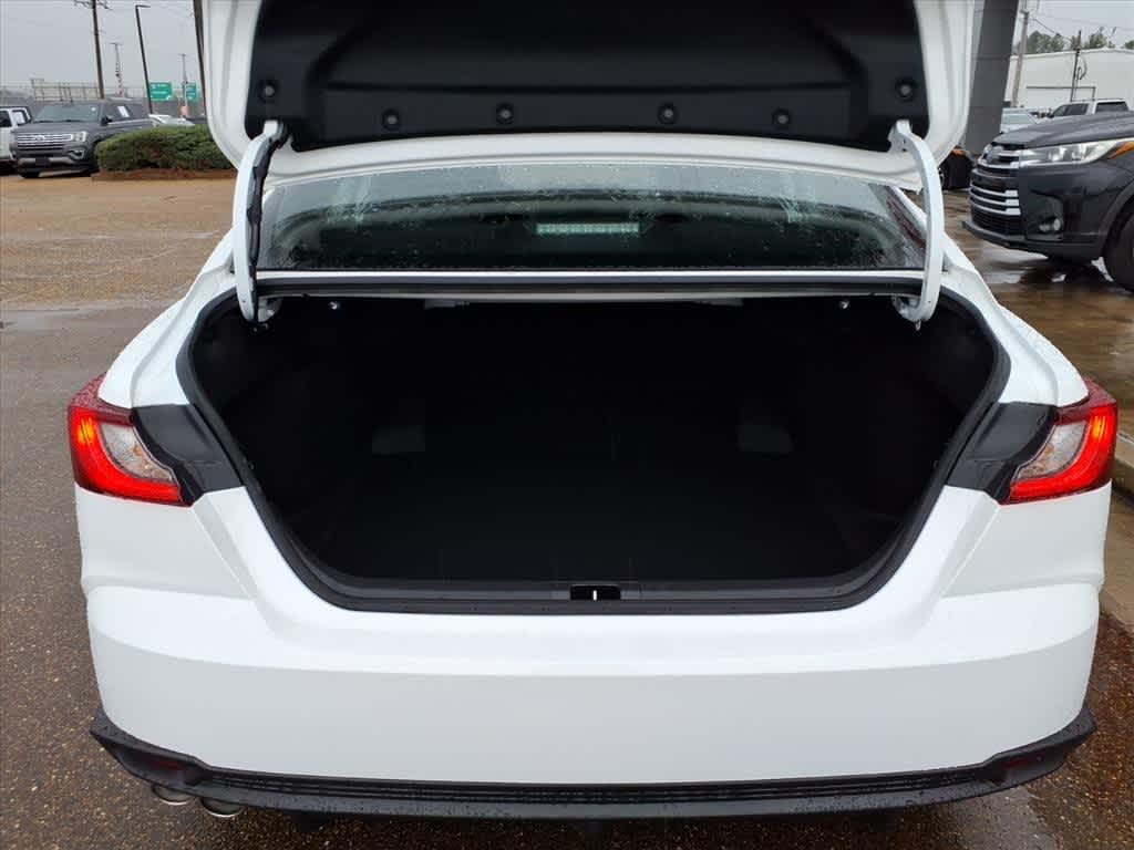 Thumbnail: 2025 Toyota Camry - 8