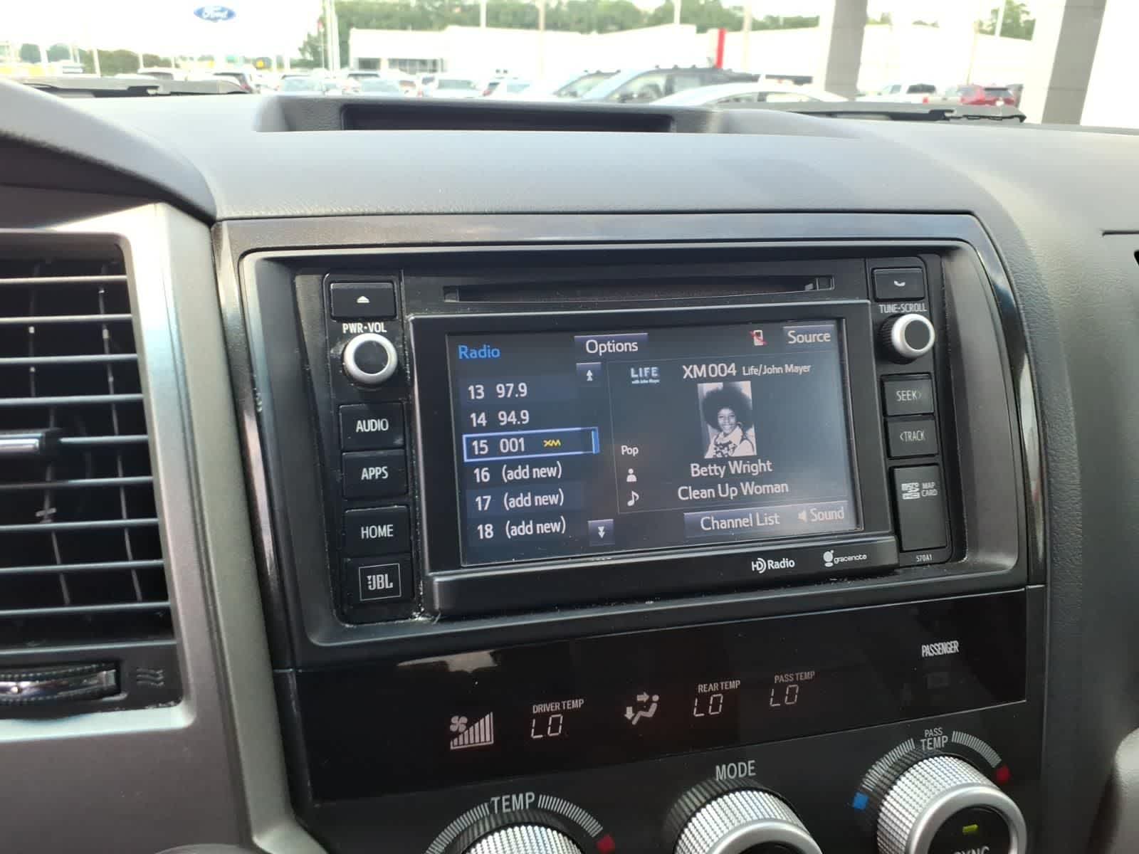 Thumbnail: 2014 Toyota Sequoia - 18