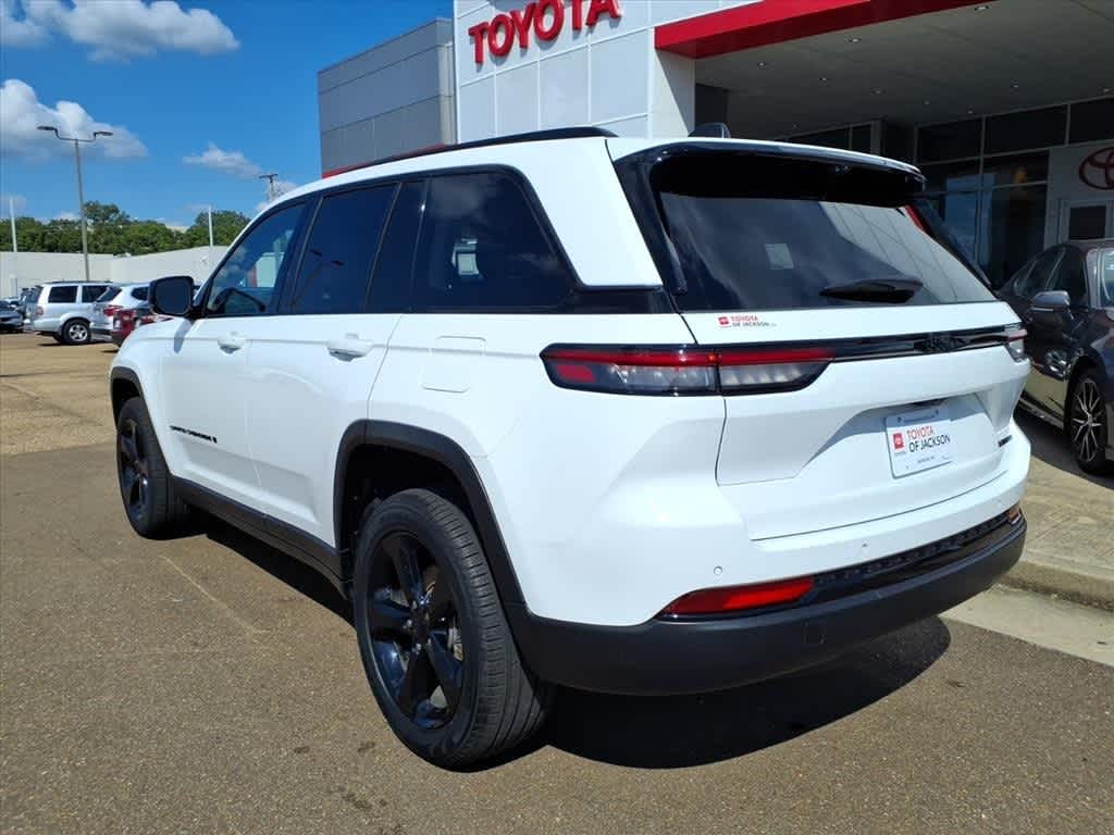 Thumbnail: 2023 Jeep Grand Cherokee - 7
