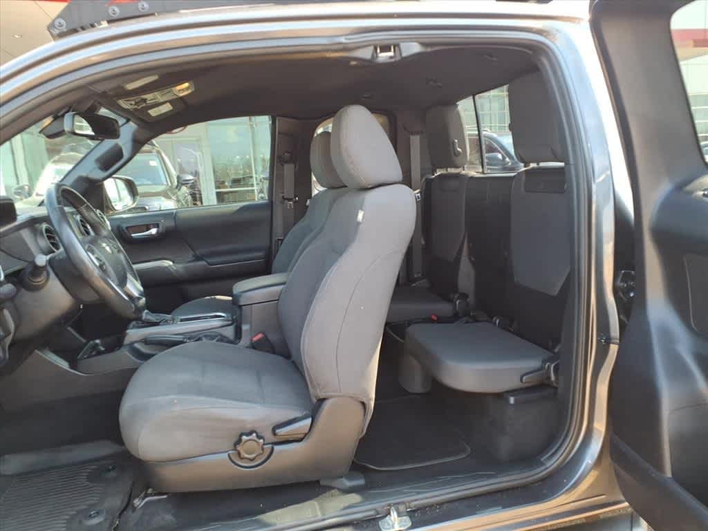 Thumbnail: 2018 Toyota Tacoma - 28