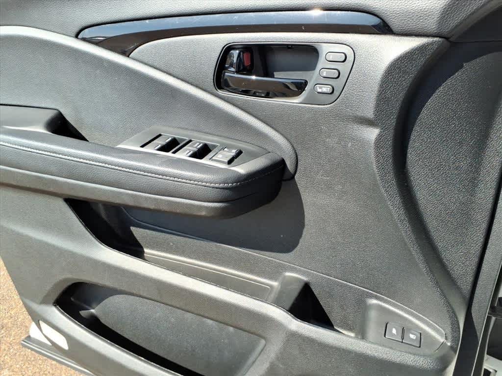 Thumbnail: 2023 Honda Passport - 13