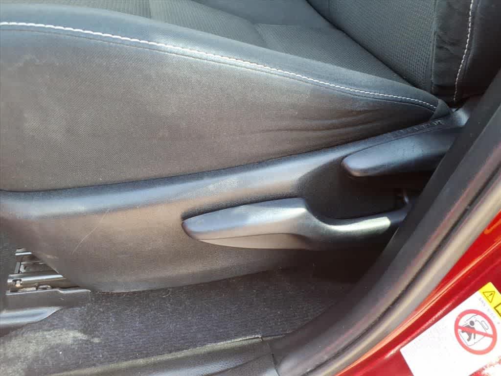 Thumbnail: 2018 Toyota RAV4 - 11