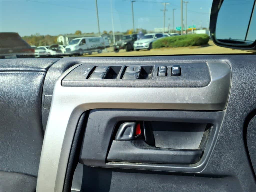 Thumbnail: 2013 Toyota 4Runner - 12