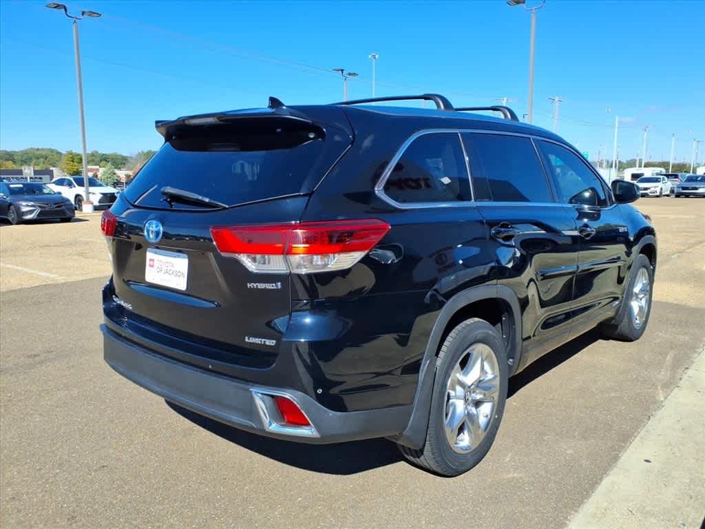 Thumbnail: 2018 Toyota Highlander - 5