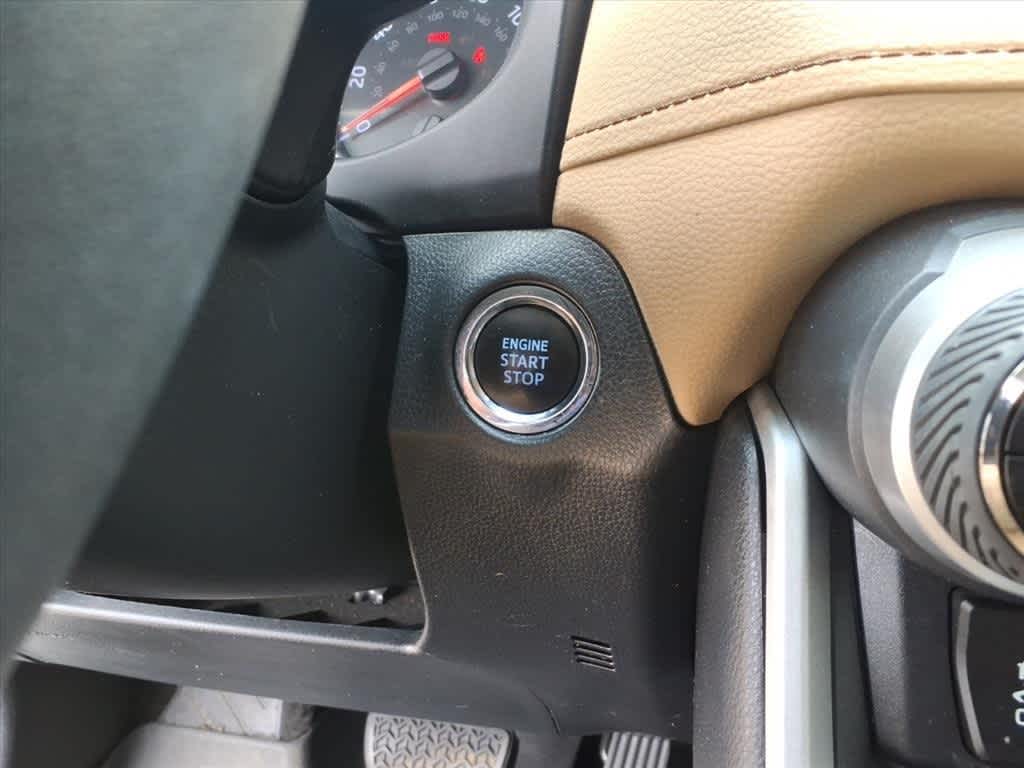 Thumbnail: 2019 Toyota RAV4 - 18