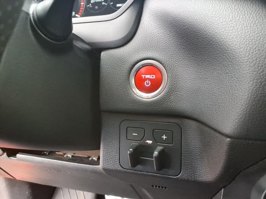 Thumbnail: 2023 Toyota Tundra - 18