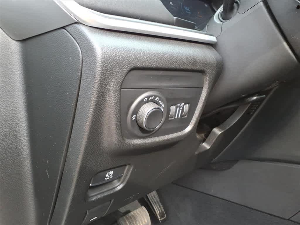 Thumbnail: 2023 Jeep Grand Cherokee - 14