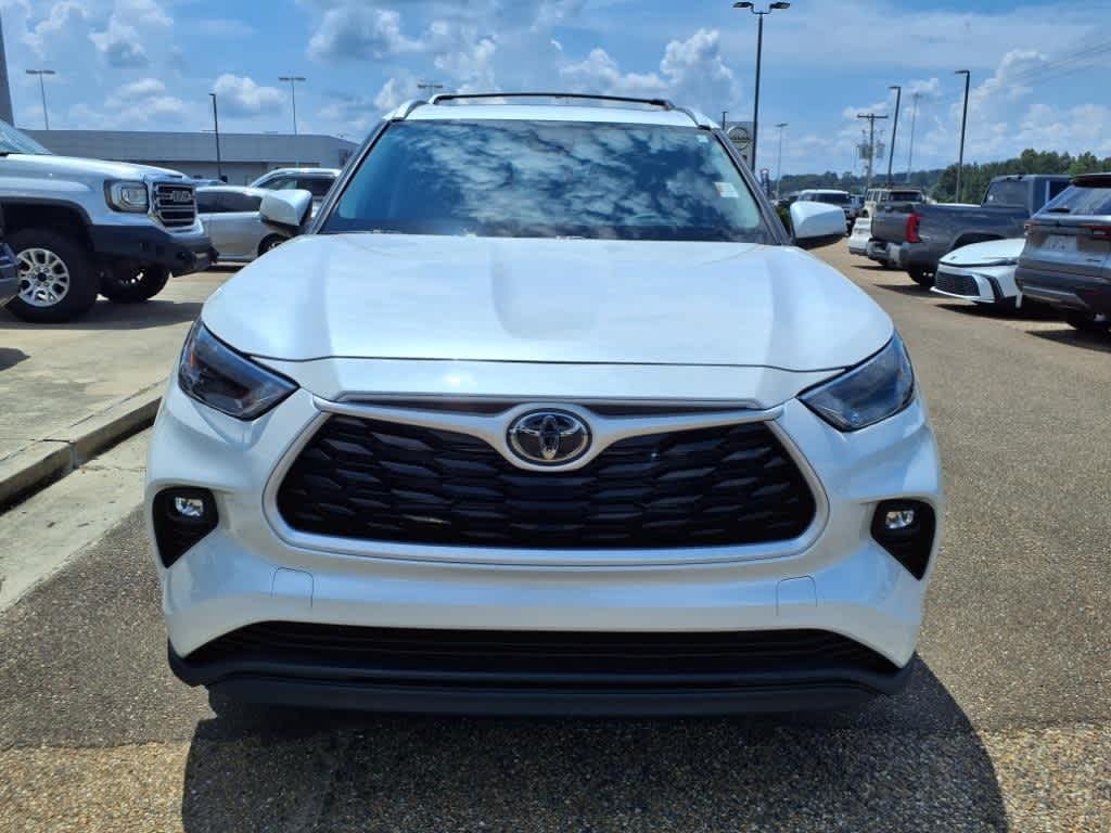 Thumbnail: 2025 Toyota Highlander - 2