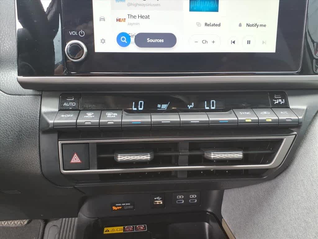 Thumbnail: 2025 Toyota Camry - 19