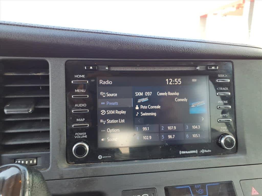 Thumbnail: 2019 Toyota Sienna - 19