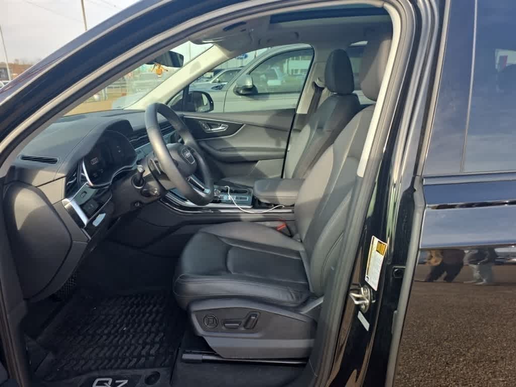 Thumbnail: 2023 Audi Q7 - 8