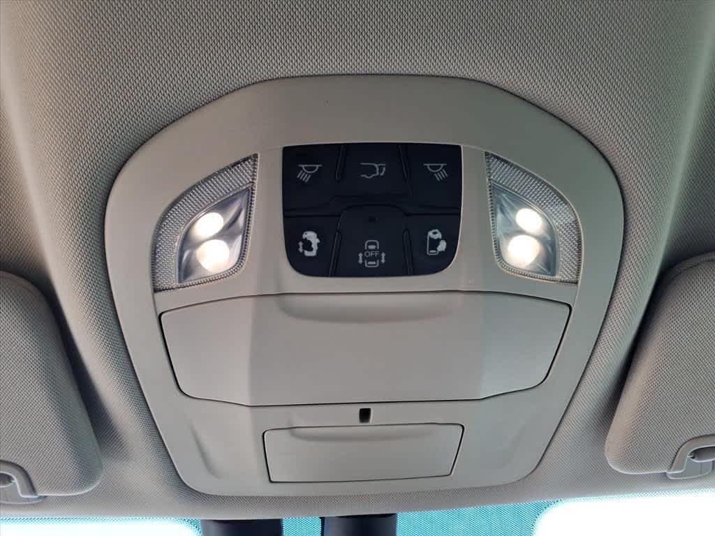 Thumbnail: 2019 Chrysler Pacifica - 22