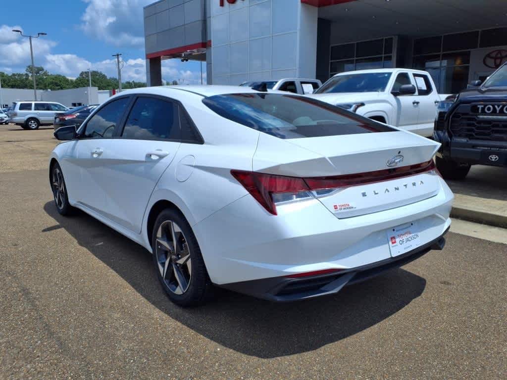 Thumbnail: 2023 Hyundai Elantra - 7