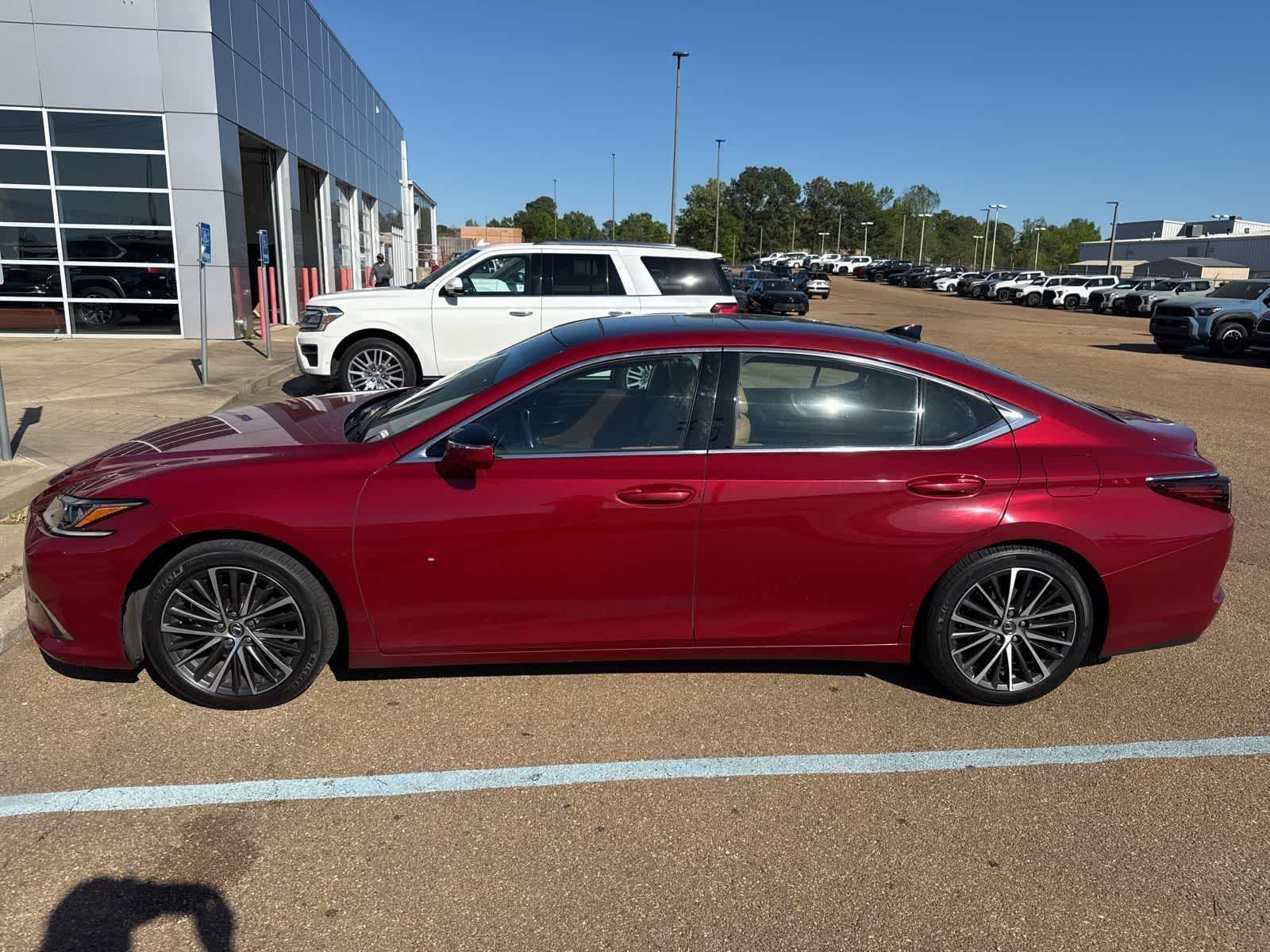 Thumbnail: 2023 Lexus ES - 1