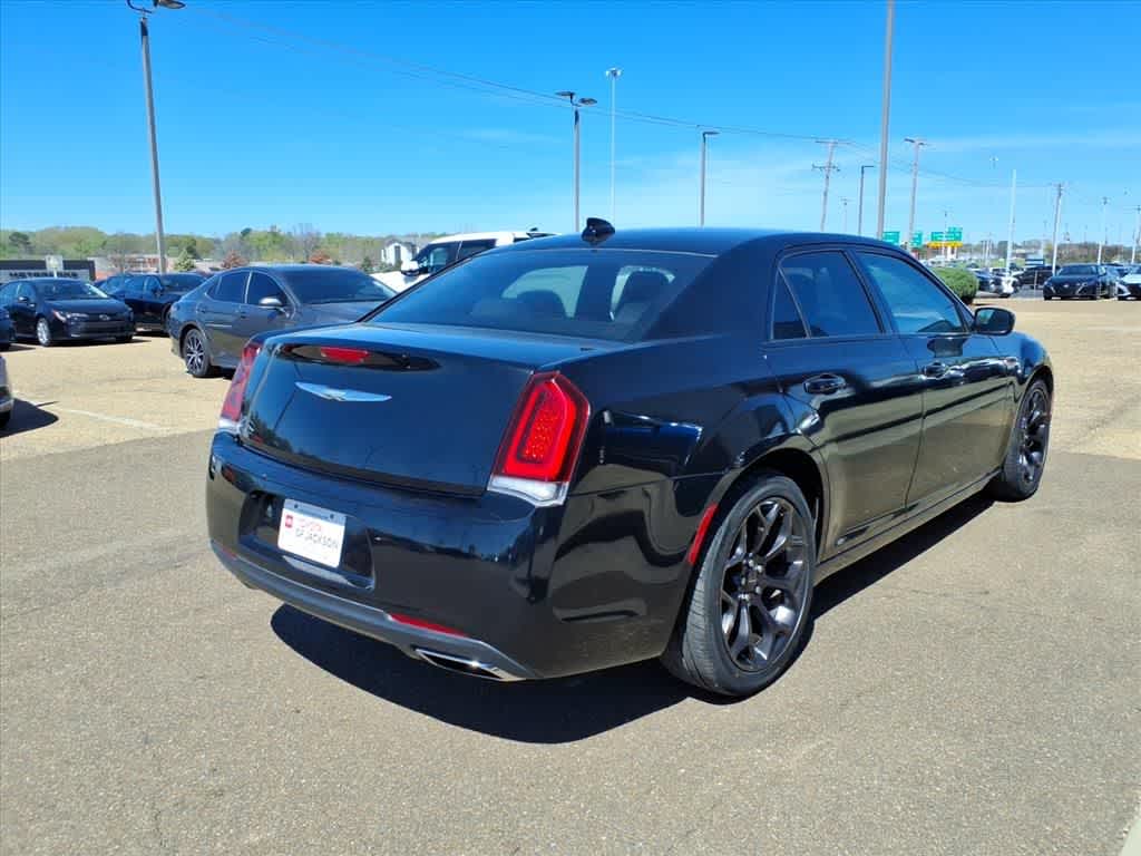 Thumbnail: 2019 Chrysler 300 - 5