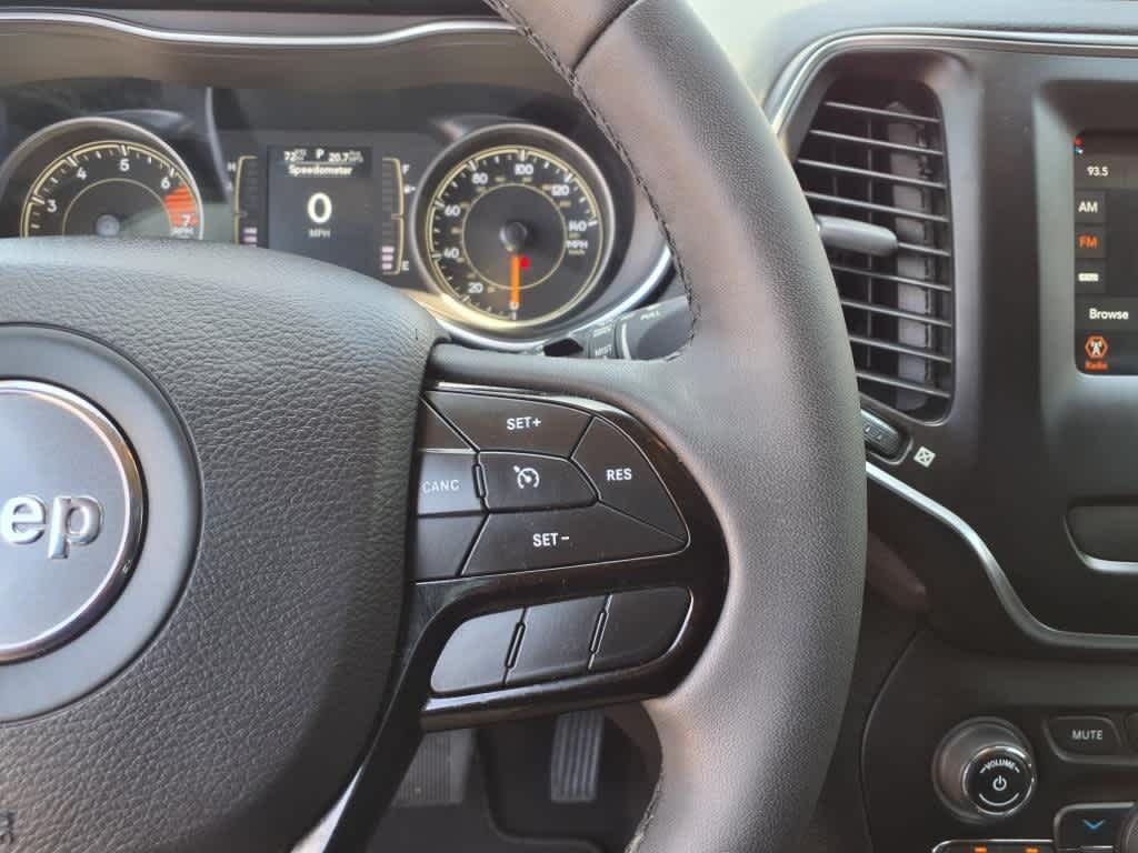 Thumbnail: 2021 Jeep Cherokee - 15