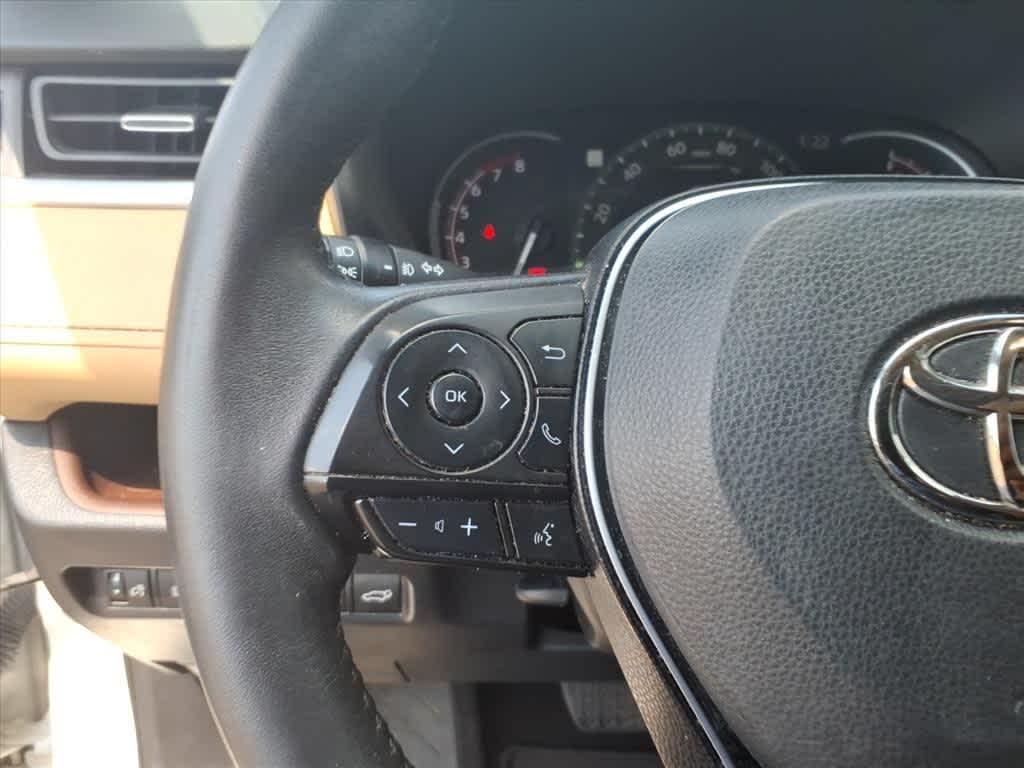 Thumbnail: 2022 Toyota RAV4 - 15