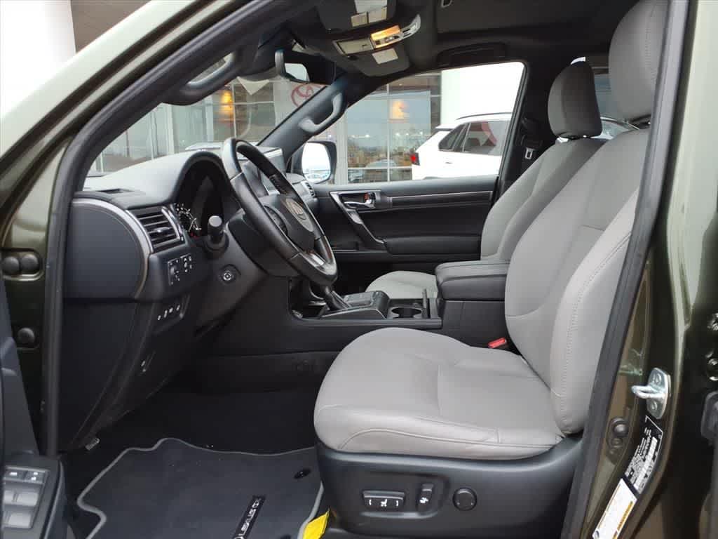 Thumbnail: 2023 Lexus GX - 26