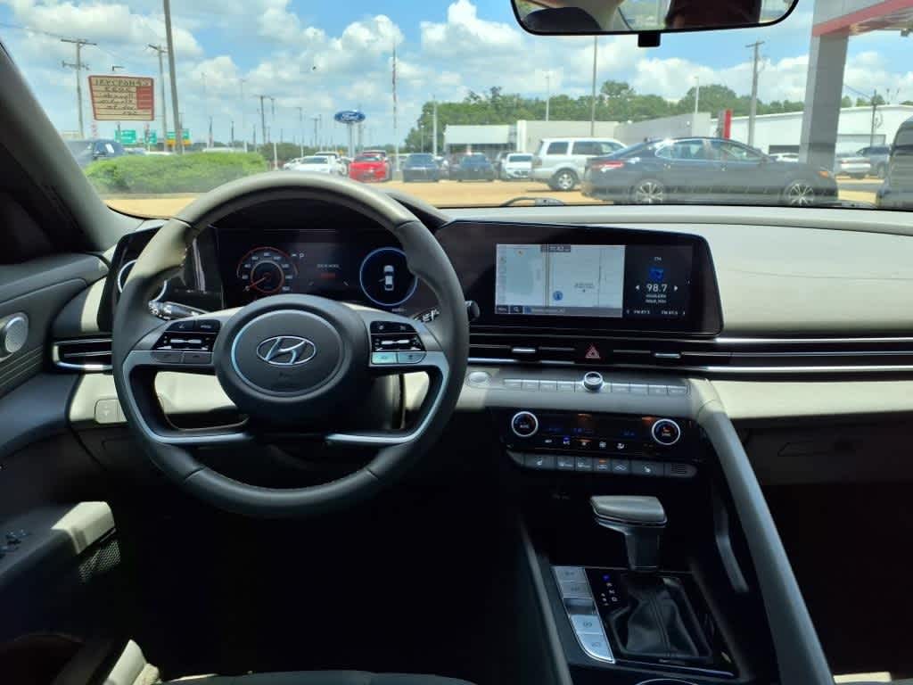 Thumbnail: 2023 Hyundai Elantra - 9