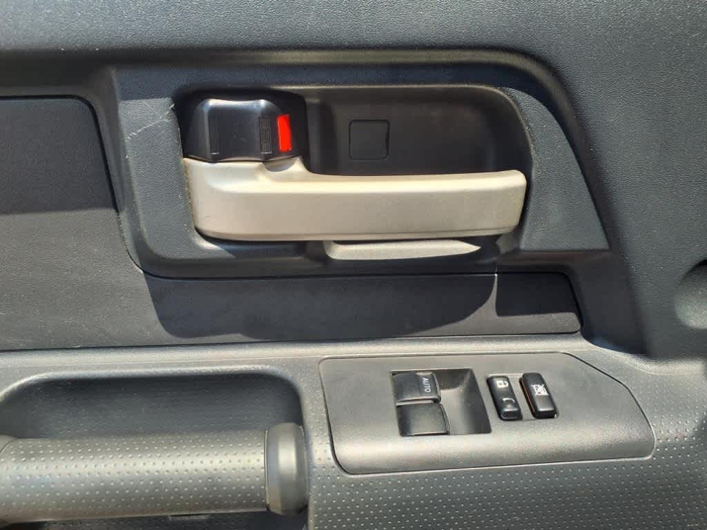 Thumbnail: 2014 Toyota FJ Cruiser - 12