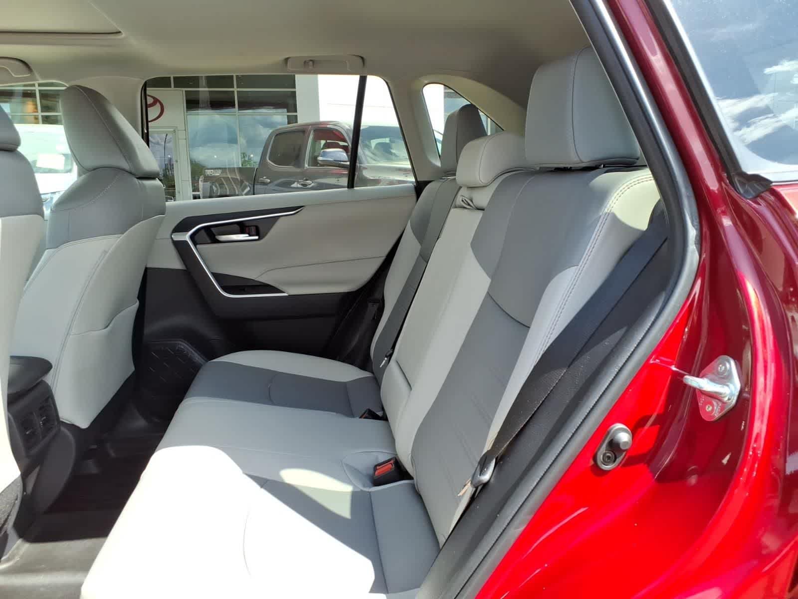 Thumbnail: 2025 Toyota RAV4 - 29